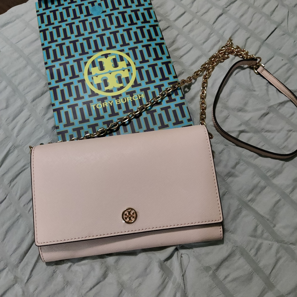 Tory Burch Robinson Chain Wallet
